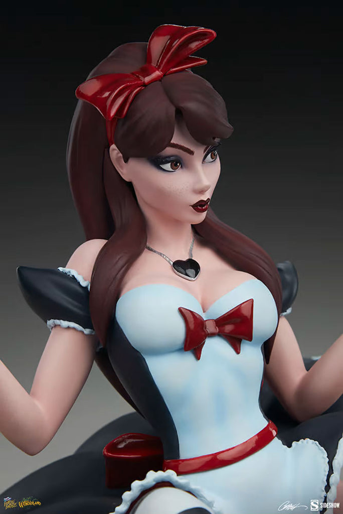 FairyTale Fantasies Alice "Game of Hearts" Edition statues